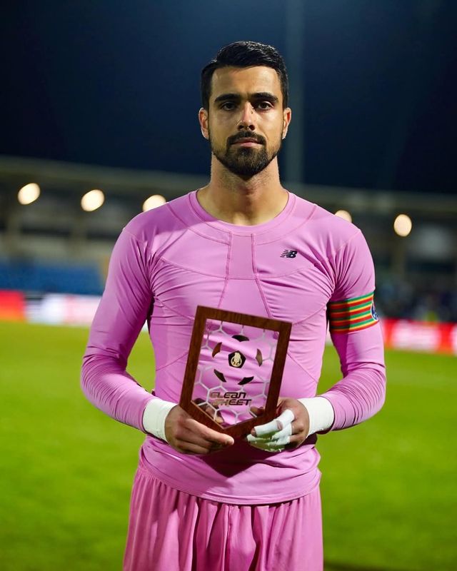 맨시티가 포르투의 유망한 골키퍼 디오고 코스타(사진)의 영입을 추진하고 있다. 최근까지 그의 영입에 관심을 가졌던 맨유로서는 연고 라이벌에게 하이재킹을 당할 위기에 처했다. 사진출처｜FC포르투 SNS