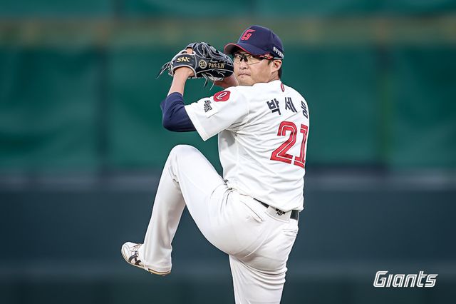 롯데 에이스 박세웅이 24일 사직 한화전에 선발등판해 역투하고 있다. 사진제공｜롯데 자이언츠