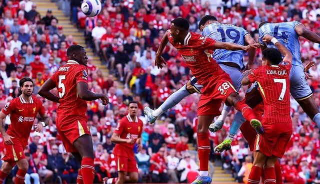 토트넘 도미닉 솔란케(19번)가 28일(한국시간) 리버풀과 EPL 34라운드 원정경기 전반 12분 헤더 선제골을 터트리고 있다. 사진출처｜토트넘 홈페이지