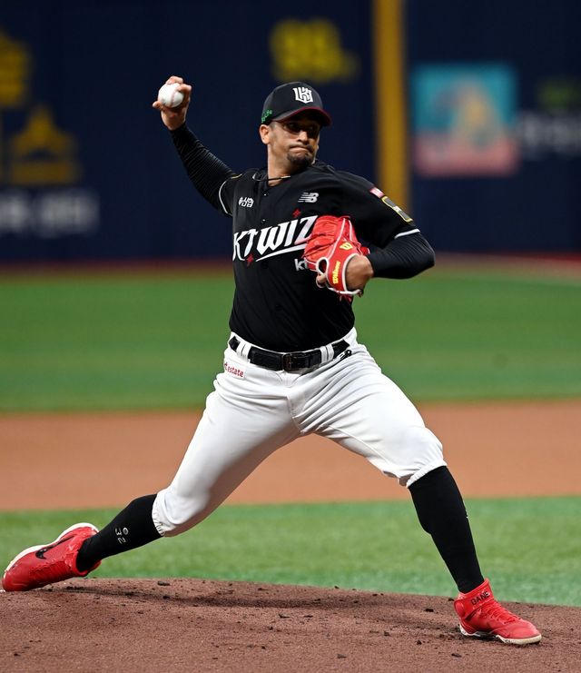 KT 윌리엄 쿠에바스는