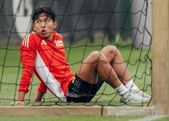 우니온 베를린 정우영이 최근 왼쪽 발목 부상을 입었다. ‘시즌 아웃’ 판정을 받은 터라 우니온 베를린 완전이적에도 먹구름이 꼈다. 정우영의 원 소속팀 슈투트가르트가 보유한 그의 완전영입 옵션은 약 96억 원으로 전해졌지만, 현지 언론에선 우니온 베를린이 거액을 투자할 지는 의문이라고 보도했다. 사진출처｜정우영 SNS