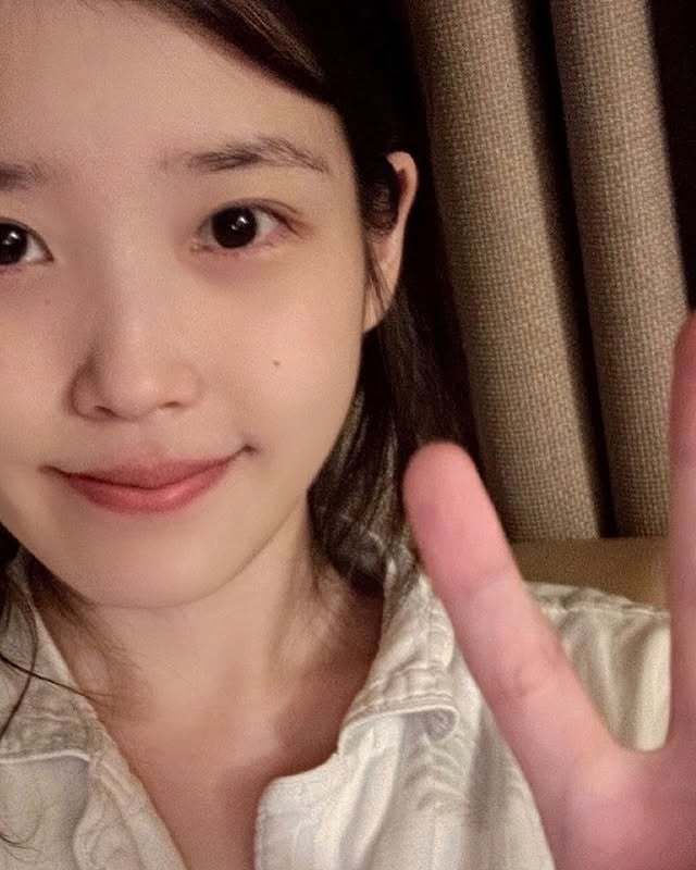 아이유 소셜 캡처