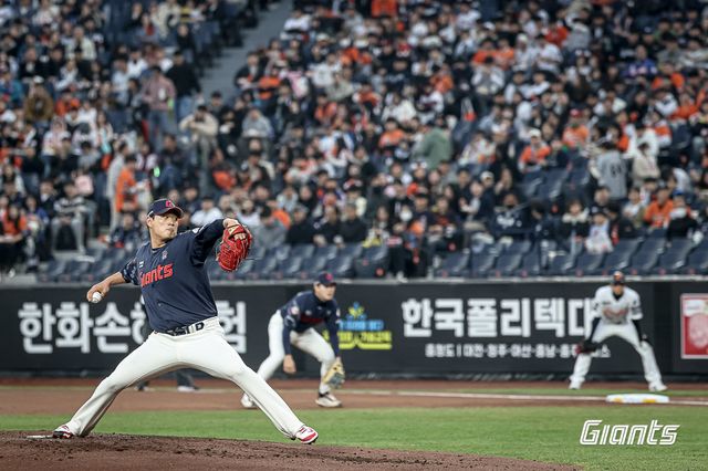 롯데 나균안이 3일 대전 한화전에 선발등판해 역투하고 있다. 사진제공｜롯데 자이언츠