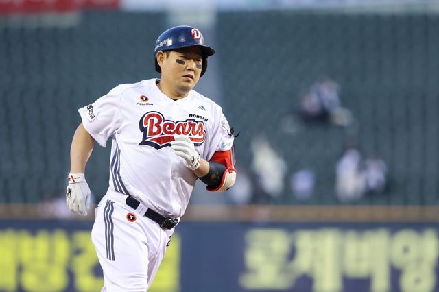 양의지는 4월 5경기에서 타율 0.333을 기록하며 팀의 상승세에 일조하고 있다. 3월 타율 0.174의 부진을 잊고 공수겸장 포수로서 존재감을 뽐내고 있다. 사진제공ㅣ두산 베어스