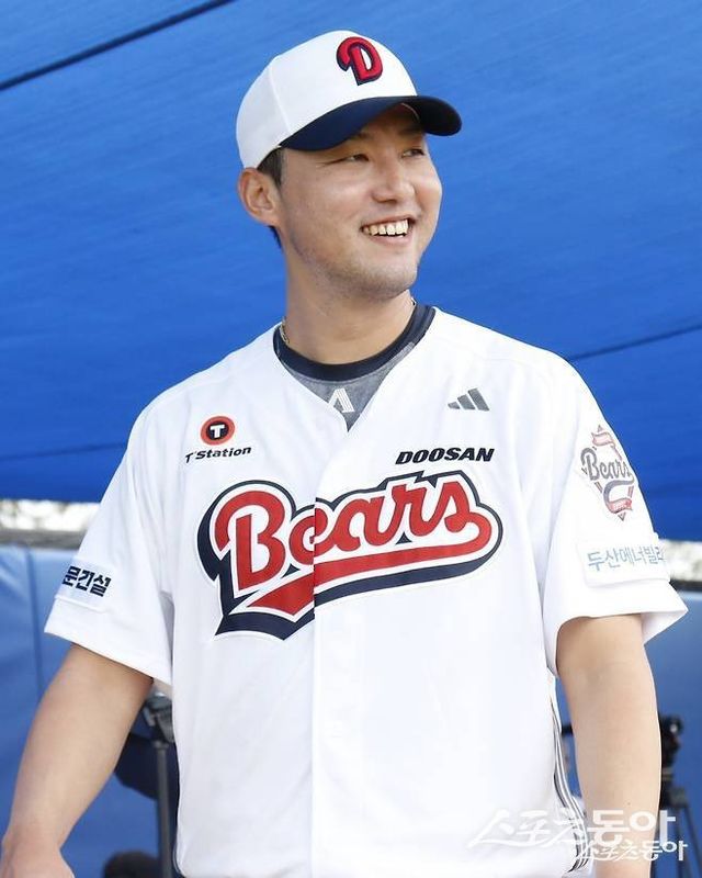 팔꿈치 내측 인대손상으로 개막 엔트리 합류가 불발됐던 두산 홍건희는 7일 검진결과 부상 부위가 90~95% 회복했다는 소견을 받았다. 이승엽 감독은 “1주일 뒤부터 캐치볼을 시작할 것”이라고 밝혔다. 사진제공｜두산 베어스