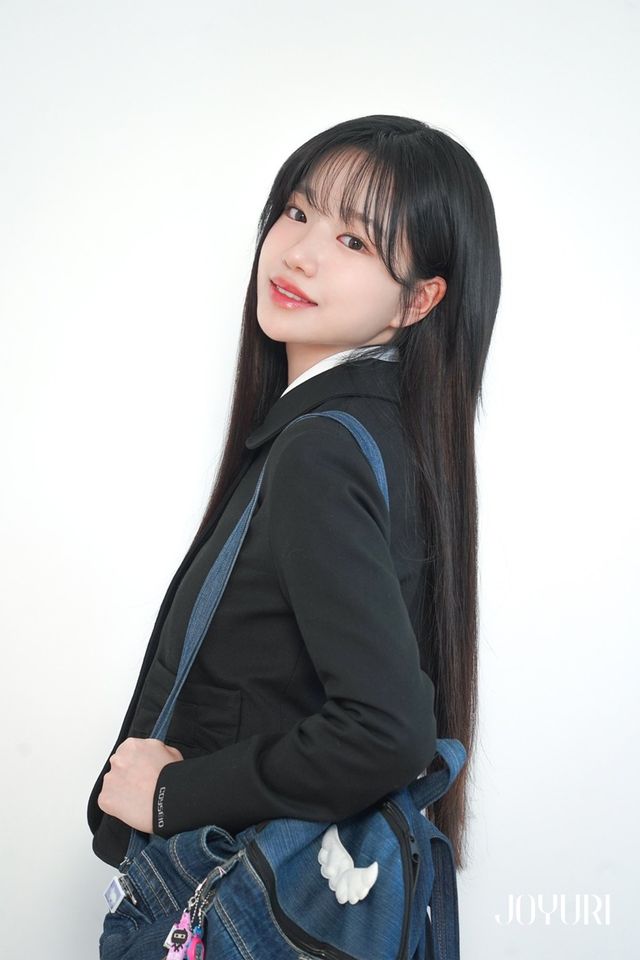 [사진 = 웨이크원 제공]