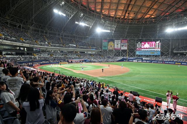 11일 고척 한화-키움전이 매진됐다. 스포츠동아 DB