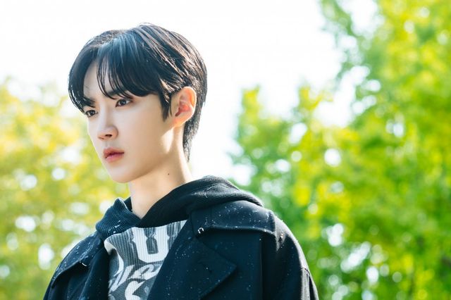 하유준이 SBS&nbsp;드라마 ‘사계의 봄’에서 케이팝 최고 밴드 리더에서 불의의 사건으로 팀에서 퇴출된 ‘사계’를 맡아 연기한다. 신인밴드 ‘에이엠피’의 보컬리스트인 하유준은 데뷔 전 드라마로 먼저 신고식을 치뤘다. 사진제공 | FNC 엔터테인먼트