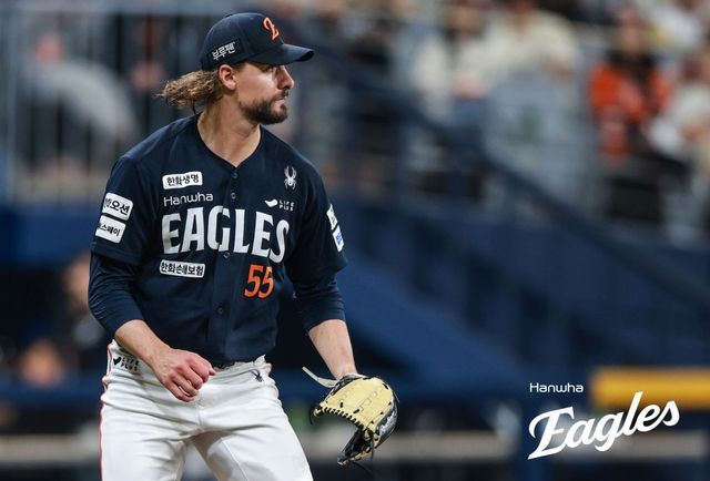 한화 와이스가 11일 고척 키움전에서 8이닝 1안타 2사사구 9탈삼진 무실점의 호투로 팀의 8-0 승리를 이끌고 6승(1패)째를 따냈다. 한화는 1992년 이후 33년만에 12연승을 내달렸다. 와이스가 포효하고 있다. 사진제공｜한화 이글스