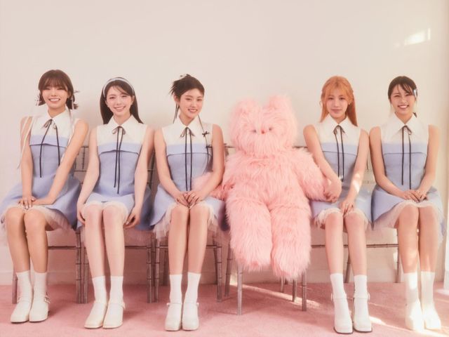 피프티피프티로 보는 ‘강팀의 조건.’ 그룹 맏언니 키나(왼쪽)가 건강상 문제로 안타깝게 활동 중단에 나선 가운데, 문샤넬과 아테나, 예원, 하나 4명 멤버가 차질 없이 컴백 일정을 완벽 소화하고 눈길을 끈다. 각종 TV 음악 방송에서 보이는 이들 행보는 리더 키나의 부재란 ‘돌발 변수’에도 불구, 효율적인 안배를 꾀하며 ‘라이브 여신’으로서 명성을 유감없이 발휘하고 있다. 사진제공|어트랙트