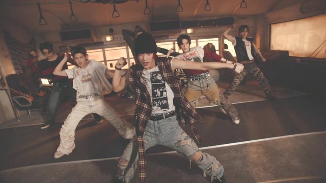 ‘케이(K)팝 블록버스터’ 라이즈가 첫 정규 앨범 ‘오디세이’(ODYSSEY) 발매에 앞서 수록곡 전곡을 ‘영화적 형식’으로 엮은 ‘월드 프리미어’를 가졌다. 14일 오후8시 위버스에서 공개된 최초 온라인 시사를 통해 이들은 극강의 장르 소화력, 다른 차원의 퍼포먼스를 선보이며 ‘라이즈의 시대가 도래’했음을 선언했다. 사진제공|SM엔터테인먼트