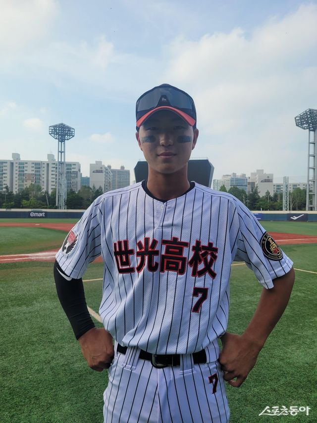 세광고 이승린이 15일 목동구장에서 열린 제79회 황금사자기 전국고교야구대회 겸 주말리그 왕중왕전(동아일보사·스포츠동아·대한야구소프트볼협회 공동주최) 충암고와 8강전에서 팀의 14-7 승리를 확정지은 뒤 스포츠동아와 인터뷰하고 있다. 목동｜장은상 기자 award@donga.com