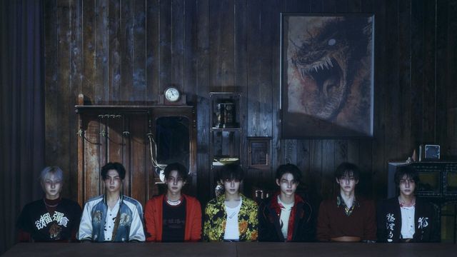엔하이픈은 시네마틱한 톤과 동양미가 깃든 공간에서 촬영한 콘셉트 포토와 필름으로 ‘YOU’ 버전 서사의 무게를 더했다. 사진제공 | 빌리프랩