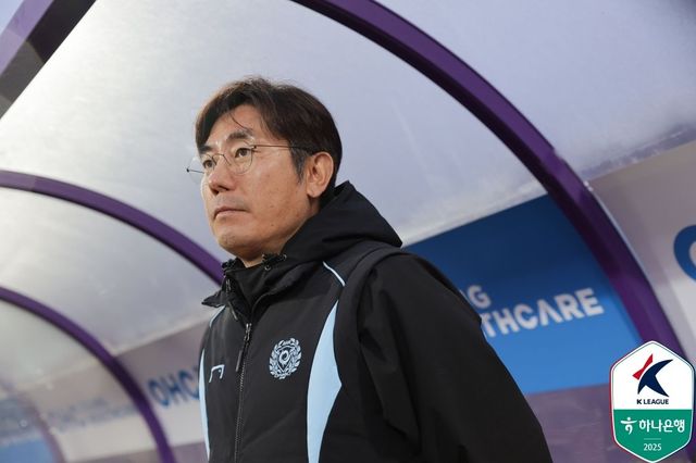 서동원 대구FC 감독대행은 18일 대구아이엠뱅크파크에서 열린 서울과 홈경기를 앞두고 “세징야의 공백을 메우는 일은 정말 어렵다. 하지만 언젠가 우리가 마주해야 할 숙제였다”며 팀 재정비에 대한 의지를 드러냈다. 사진제공｜한국프로축구연맹