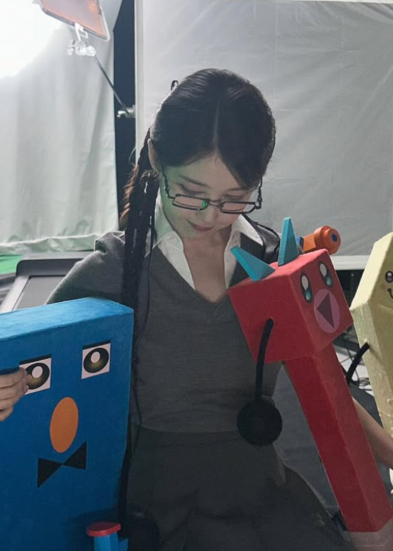 아이유 소셜 캡처