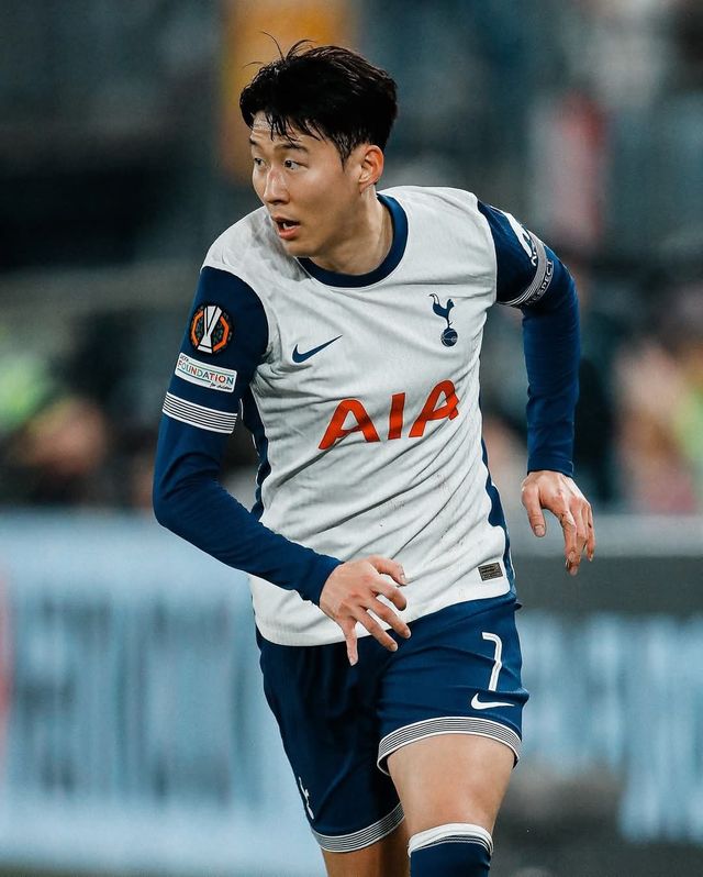 토트넘 주장 손흥민이 이번 시즌 UEL 경기에서 활약하는 모습. 발 부상으로 인한 공백을 딛고 일어선 그는 맨유와 마지막 승부를 기다리고 있다. 사진출처｜토트넘 홋스퍼 페이스북