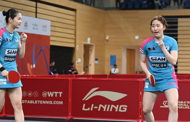 탁구국가대표팀 여자복식 조합 이은혜(오른쪽)-김나영은 호흡을 맞춘 기간은 짧지만, 카타르 도하에서 진행 중인 2025세계선수권대회 여자복식 8강에 이르는 파란을 일으켰다. 김나영은 “이번 대회에서 하고자 했던 의지가 컸던 까닭에 호흡이 잘 맞고 있다”고 웃었다. 사진제공│대한탁구협회