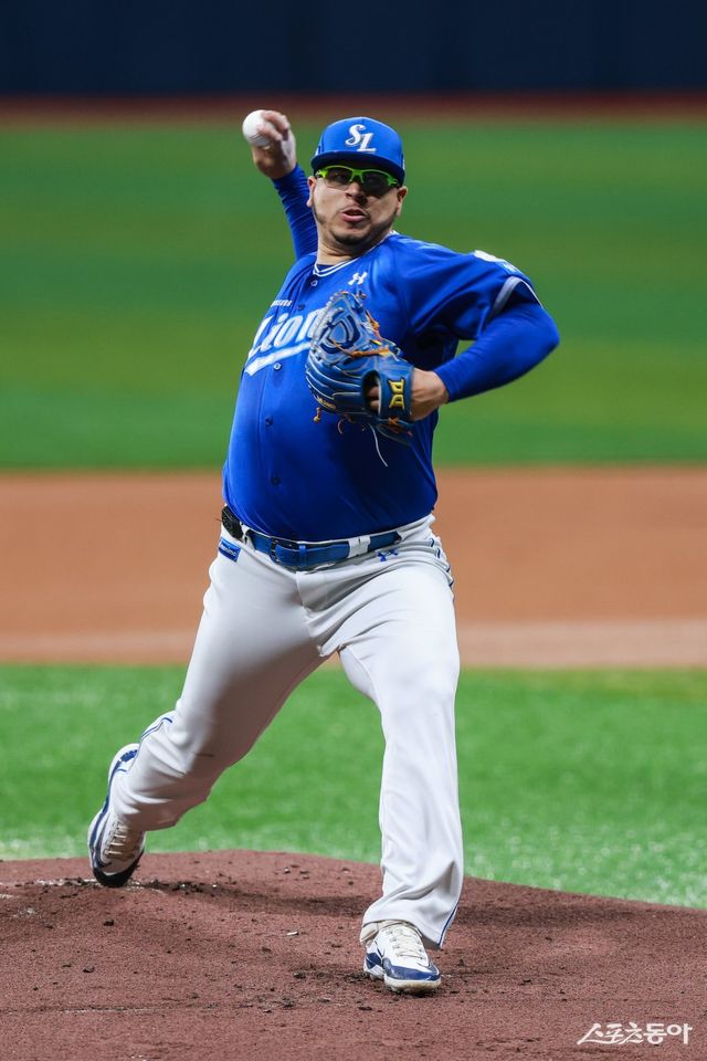 삼성 라이온즈 아리엘 후라도가 21일 고척 키움전에서 역투하고 있다. 이날 6이닝 1실점을 기록한 후라도는 올 시즌 가장 먼저 10번째 QS 고지를 밟았고, 팀의 5월 첫 연승까지 이끌었다. 사진제공｜삼성 라이온즈