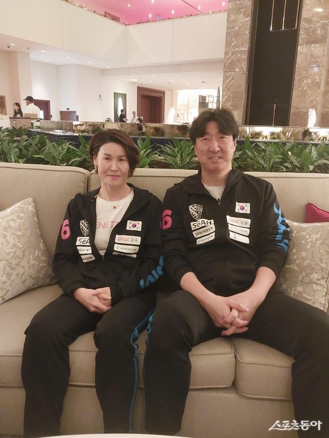 오상은(오른쪽)-석은미 탁구대표팀 감독은 26일(한국시간) 카타르 도하에서 끝난 2025세계선수권대회에서 동메달 2개를 수확했다. 대회 준비 시간이 부족했고, 베테랑들이 태극마크를 반납한 와중에도 소기의 성과를 거뒀다. 이날 대회를 마친 뒤 스포츠동아와 인터뷰한 두 감독. 도하(카타르)│권재민 기자 jmart220@donga.com