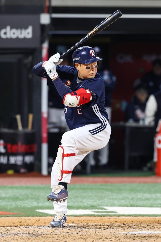 두산 양의지가 28일 수원KT위즈파크에서 열린 KT와 원정경기에서 멀티홈런을 쏘아 올리며 팀의 승리를 이끌었다. 두산은 양의지의 활약에 힘입어 하위권 탈출의 의지를 다시 한번 보여줬다. 사진제공｜두산 베어스