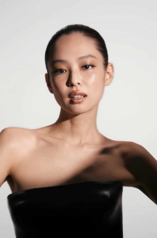 한국 시각 28일, 제니가 2025년 장 폴 고티에의 레디투웨어(기성복) 프리폴(Pre-Fall) 컬렉션의 뮤즈로 발탁됐다. 사진 | 장폴고티에 인스타그램