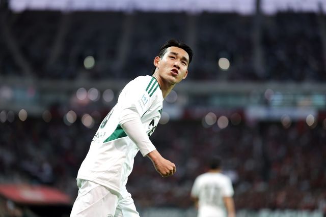 전북 송민규가 3일 서울월드컵경기장에서 열린 서울과 K리그1 원정경기에서 전반 결승 헤더골을 터트린 뒤 환호하고 있다. 사진제공｜한국프로축구연맹