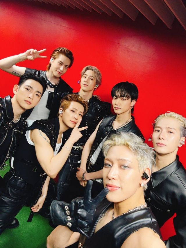 [사진 = 갓세븐 공식 SNS 제공]