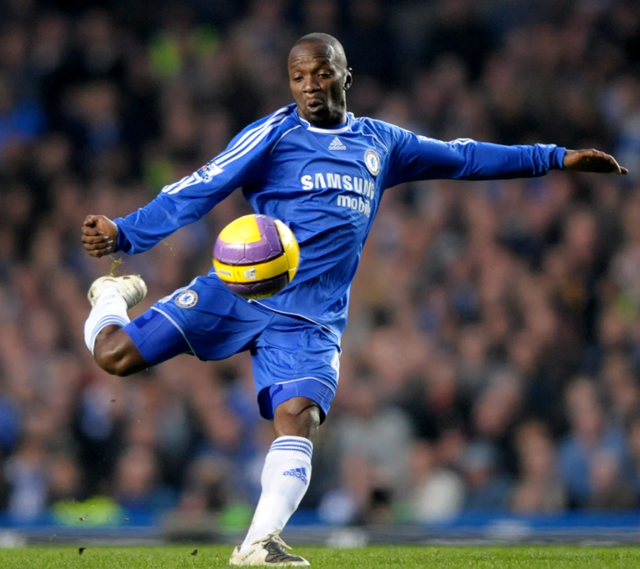 클로드 마켈렐레가 2007~2008시즌 UCL 결승 당시의 비화에 대해 털어놓았다. 당시 첼시는 승부차기에서 5번째 키커 존 테리의 실축이 패배의 빌미가 됐다. 마켈렐레는 “테리가 칼루의 5번째 키커 자리를 뺏었다”고 폭로했다. 사진출처｜첼시 홈페이지