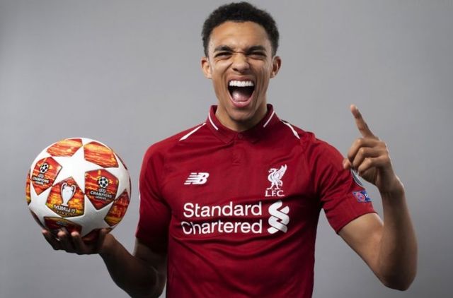 리버풀은 다음 시즌부터 아놀드(사진) 없이 살아가는 법을 깨우쳐야 한다. 이미 구단에선 팀 내외부에 적합한 자원이 있는지 계속 검토하고 있다. 슬슬 구체적인 이름들도 흘러나오는 단계다. 사진제공｜리버풀 홈페이지