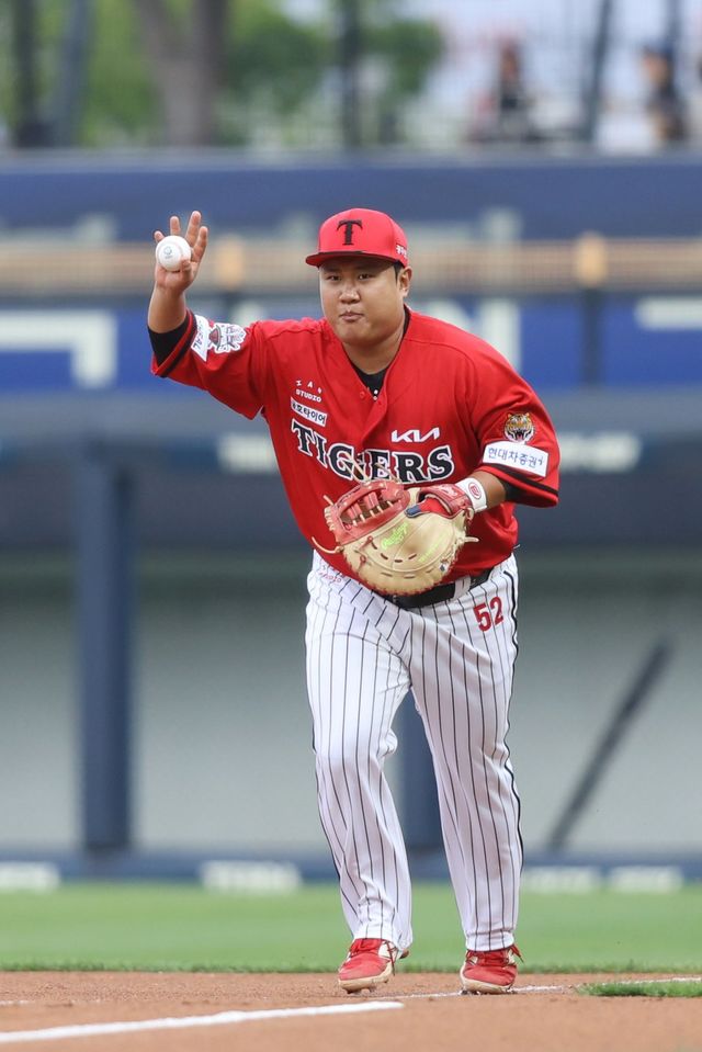 KIA 황대인은 1루에서 안정감을 불어넣어야 한다. 사진제공｜KIA 타이거즈