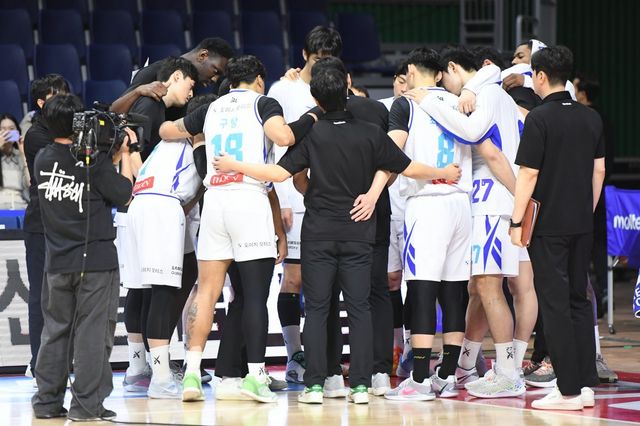 지난 4시즌 연속 최하위에 그친 삼성은 2025~2026시즌을 통해 이미지를 바꾸겠다는 각오가 대단하다. FA 영입과 외국인선수 교체 등 발 빠른 비시즌 움직임부터 과거와는 다른 모습으로 기대를 모은다. 사진제공｜KBL