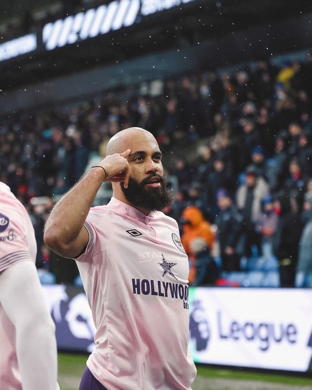 브렌트포드에서 지난 시즌 20골을 터트린 카메룬 출신의 ‘다용도 공격수’ 브라이언 음뵈모는 맨유와 토트넘과 강하게 연결되고 있다. 개인적으론 맨유행에 좀더 끌리고 있으나 이적료 등 구단 간 협의가 이뤄지지 않았다. 사진출처｜브렌트포드FC 페이스북