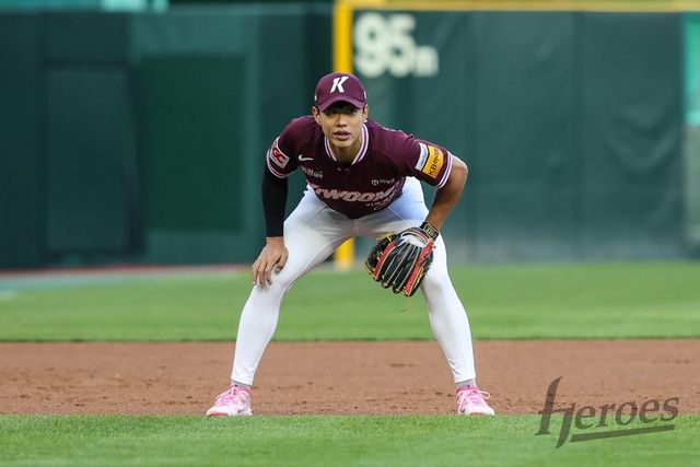 키움 내야수 송성문은 15일 잠실 두산전에서 수비 실책을 저지르며 중도 교체됐다. 사진제공｜키움 히어로즈