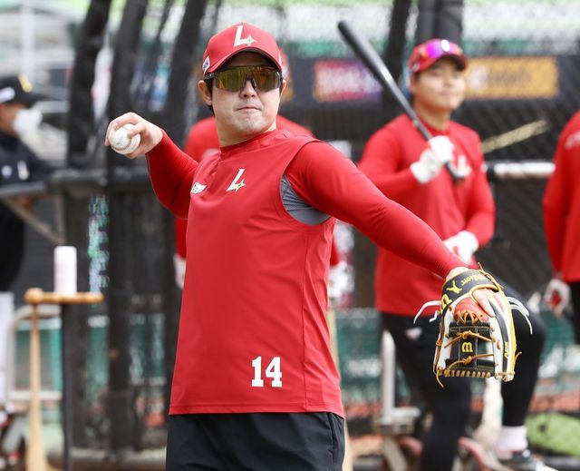 SSG 최정은 17일 문경 국군체육부대(상무)와 퓨처스(2군)리그에서 선발출전해 홈런포를 포함해 멀티히트로 활약했다. 눈 부위 부상은 회복되고 있지만, 오른쪽 햄스트링 부상이 완벽하게 치료되지 않고 있다. 사진제공｜SSG 랜더스