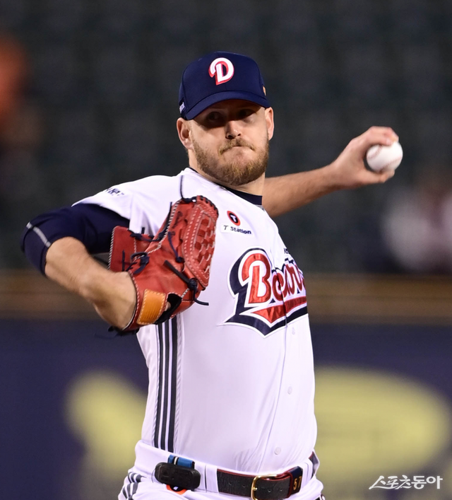 두산 콜 어빈은 입단 당시 MLB에서 풀타임 선발투수를 경험한 이력으로 큰 기대를 모았지만, 1선발의 역할을 전혀 해내지 못하고 있다. 계속된 부진이 아닌, 좋고 나쁨이 반복되는 패턴이라 코칭스태프는 더욱 머리가 아프다. 스포츠동아 DB