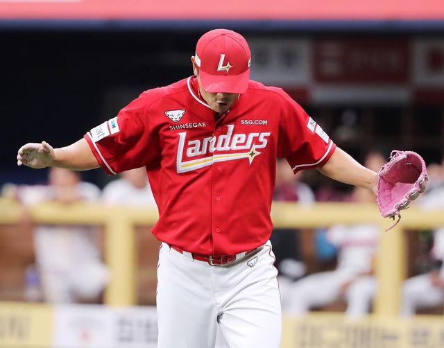 SSG 노경은은 17일 고척 키움전에서 KBO리그 30번째 600경기 출전 기록을 달성했다. 그는 이를 발판삼아 700경기 출전에도 도전장을 던졌다. 사진제공｜SSG 랜더스