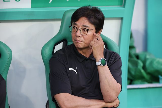 황선홍 대전하나 감독은 18일 김천전 0-0 무승부를 놓고 아쉬움을 감추지 않았다. 마무리와 볼 전진 등에서 본인이 요구하는 경기력이 나오지 않았기 때문이다. 이적생들의 준수한 활약이 위안거리였다. 사진제공│한국프로축구연맹