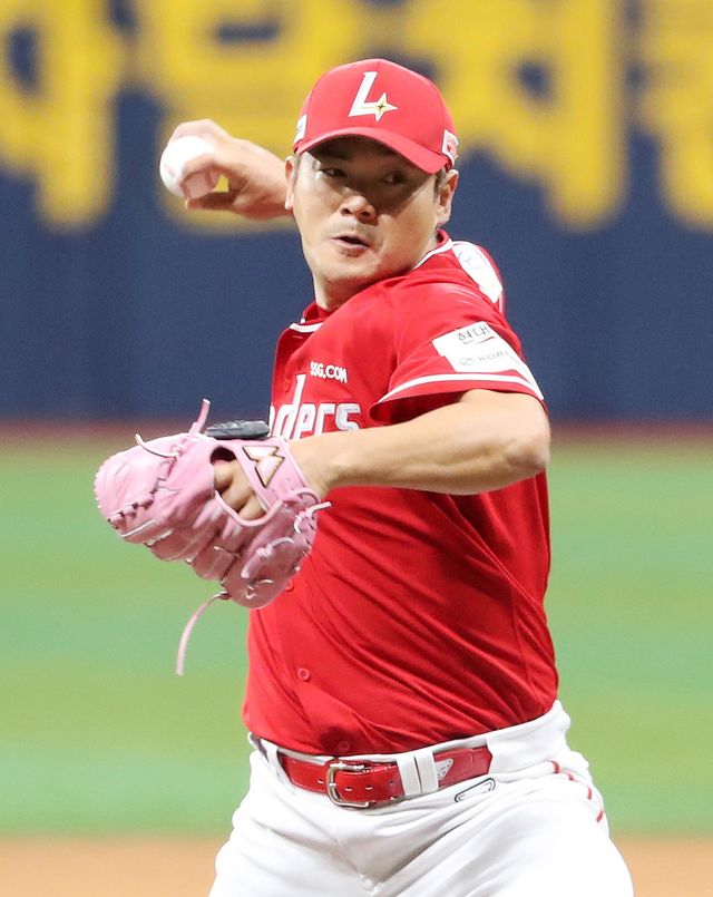 SSG 노경은은 17일 고척 키움전에서 KBO리그 30번째 600경기 출전 기록을 달성했다. 그는 이를 발판삼아 700경기 출전에도 도전장을 던졌다. 사진제공｜SSG 랜더스