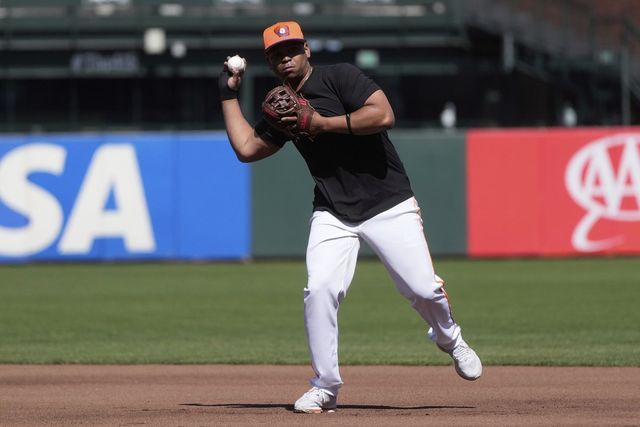 샌프란시스코 데버스는 최근 보스턴에서 트레이드 이적했다. 18일 데뷔전을 치러 5타수 2안타 1타점으로 기분 좋은 출발을 알렸다. 캘리포니아주｜AP뉴시스