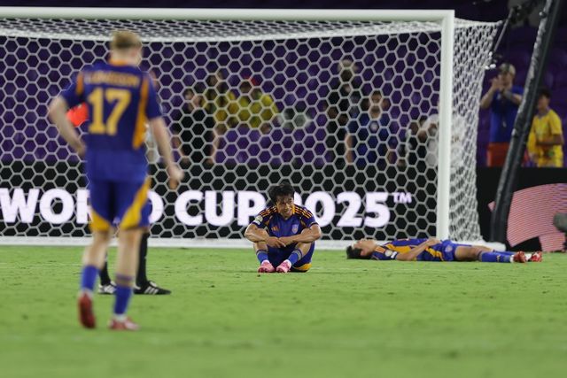 울산 선수들이 18일(한국시간) 인터앤코 스타디움에서 열린 마멜로디와 클럽월드컵 조별리그 F조 1차전에서 0-1로 패한 뒤 아쉬워하고 있다. 사진제공｜한국프로축구연맹