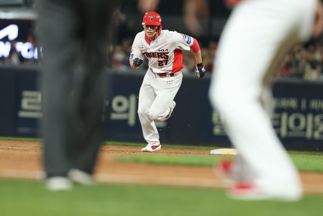 KIA 김호령은 이범호 KIA 감독의 조언에 힘입어 타격 발전을 이뤄냈다. 부상자가 많은 KIA 타선에 활력을 불어넣고 있다. 사진제공｜KIA 타이거즈