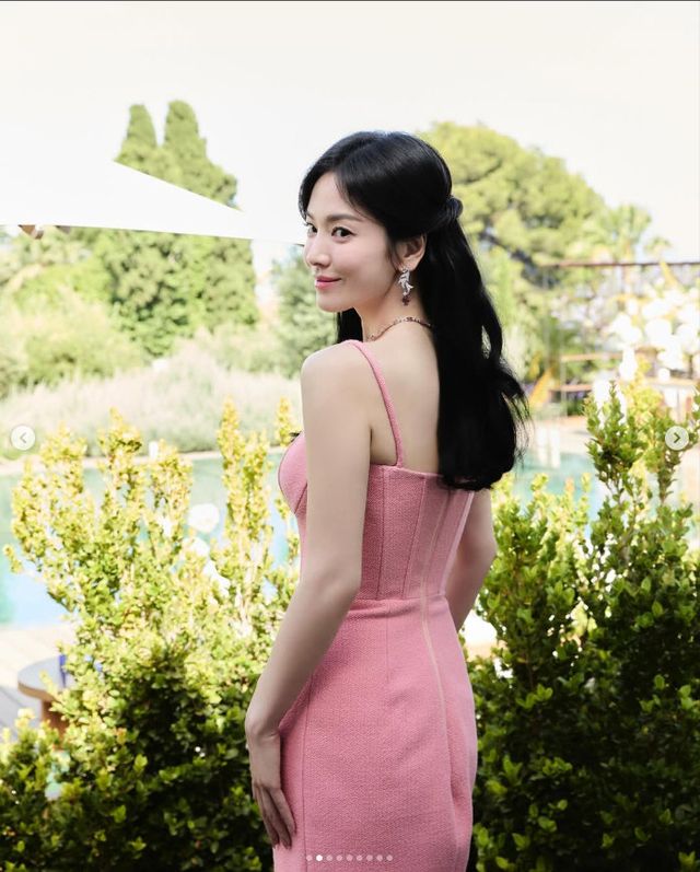 사진｜송혜교 인스타그램