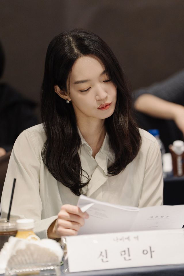 웹툰 신드롬 ‘재혼 황후’가 디즈니+ 오리지널 시리즈로 제작된다. 신민아, 주지훈, 이종석, 이세영 등 초호화 캐스팅 라인업이 기대감을 높인다.&nbsp;사진제공 | 디즈니+