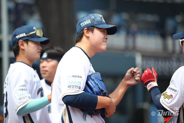 NC 김휘건은 19일 오른쪽 팔꿈치 뼛조각 제거 및 관절성형술을 진행했다. 다음 시즌 복귀를 목표로 21일 재활군에 합류한다. 사진제공｜NC 다이노스