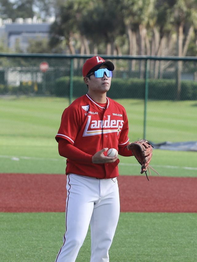 SSG 석정우는 19일 고척 키움과 원정경기에서 교체출전해 11회초 결승 2점 홈런을 터트려 팀 승리에 혁혁한 공을 세웠다. 사진제공｜SSG 랜더스