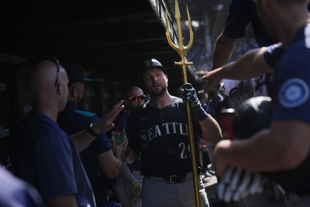 시애틀 롤리는 22일(한국시간) 컵스전에서 시즌 30홈런을 터트렸다. 그는 전반기 이전 30홈런 고지를 밟으며 여러 가지 신기록을 세웠다.｜AP뉴시스