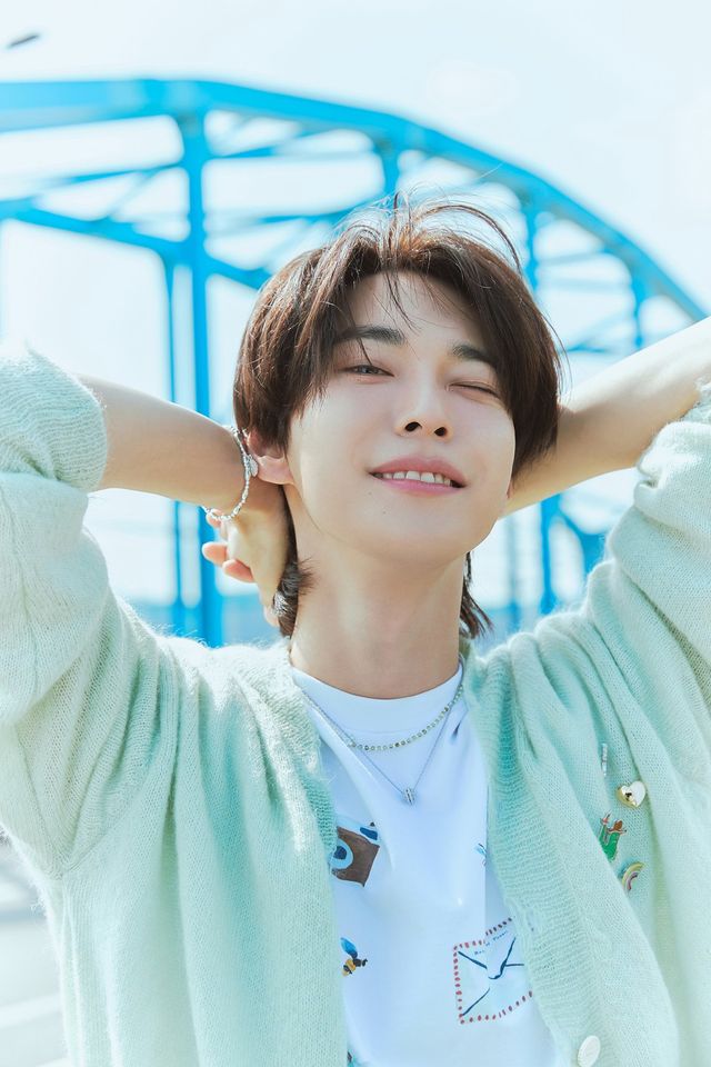 NCT 도영이 ‘안녕, 우주’로 음악방송 3관왕과 ‘서울가요대상’ 2관왕을 동시에 차지하며 보컬리스트로서의 저력을 과시했다. 사진제공 | SM 엔터테인먼트