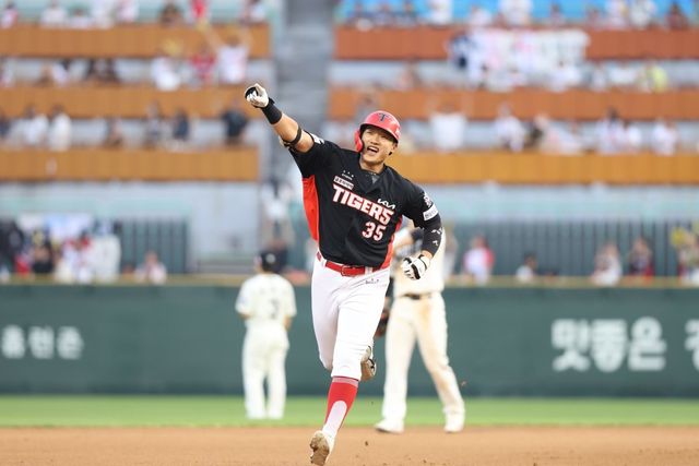 KIA 김석환은 22일 인천 SSG와 원정경기에서 8회초 대타로 출전해 결승 2점 홈런을 터트려 팀 6연승에 보탬이 됐다. 사진제공｜KIA 타이거즈