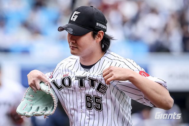 롯데 정철원은 김태형 감독이 불펜 선수층을 키울 시간을 벌어준 선수다. 사진제공｜롯데 자이언츠