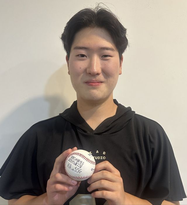 KIA 이호민은 22일 인천 SSG와 원정경기에서 0.2이닝 무실점으로 활약해 데뷔 3경기 만에 프로 첫 승을 챙겼다. 사진제공｜KIA 타이거즈